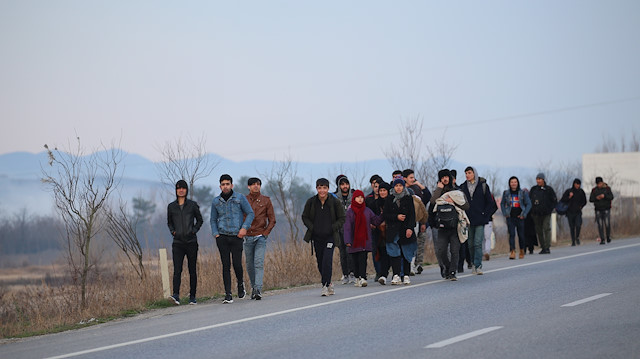 عقب ضوء أخضر.. مهاجرون يتدفقون إلى "أدرنة" التركية قاصدين أوروبا