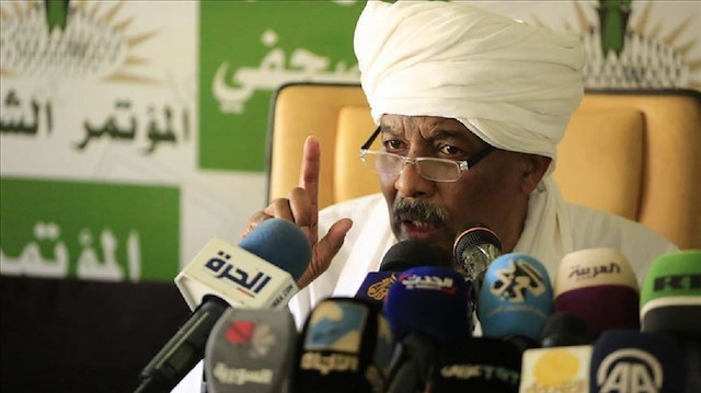 السودان.. حزب الترابي يفصل أحد قياداته لزيارته الاحتلال الإسرائيلي