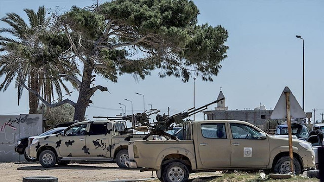 قوات الحكومة الليبية تدمر آليات لميليشيا حفتر في طرابلس 