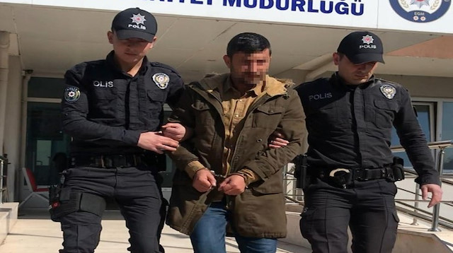 Göçmen kaçakçısı olduğunu söyleyen Özcan Karlı isimli şahıs, gözaltına alındı.