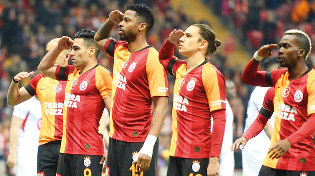 Galatasaraylı oyunculardan Mehmetçik'e selam.
