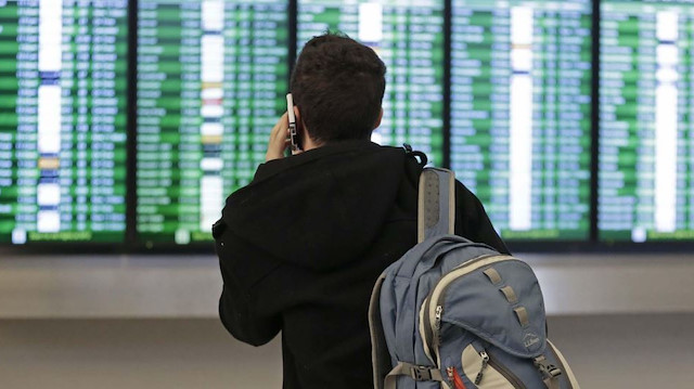 Koronavirüsün görüldüğü ülkelere seyahat için alınan uçak biletleri bir bir iptal ediliyor.