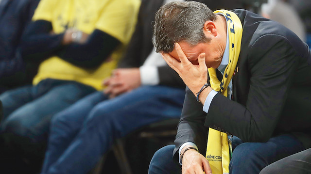 Sarı-lacivertli taraftarlar, Kadıköy'deki Galatasaray mağlubiyeti sonrası Ali Koç'u istifaya davet etmişti.