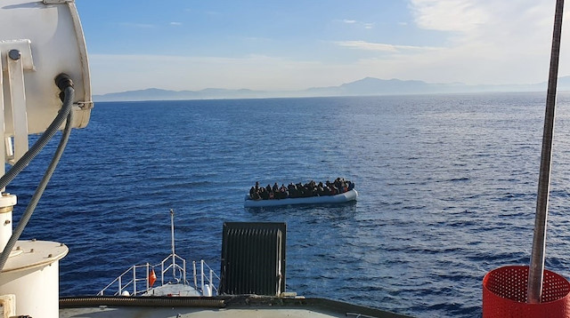 Yunanistan’ın çaresiz bıraktığı 93 göçmeni Türk sahil güvenliği kurtardı
