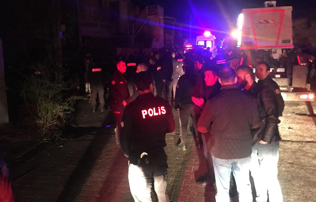 Adana'nın Ceyhan ilçesinde bir evde elektrik kontağından çıkan yangınında alevlerin arasında kalan Sümbül Örs (4), hayatını kaybetti.