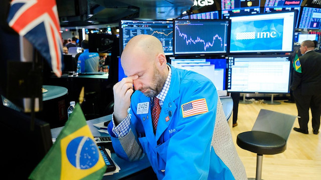 Moody’s'ten yapılan açıklamada, bu yılın ikinci çeyreğinde birçok ekonominin koronavirüs salgınından olumsuz yönde etkilenmesinin beklendiği, ekonomik aktivitenin normale dönüşünün ise virüsün yayılmasının ne zaman durdurulabileceğine bağlı olduğu kaydedildi.