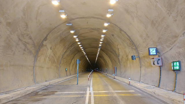 Salmankaş Tüneli ve bağlantı yolları projesi, 1960 yılında gündeme gelmişti. 