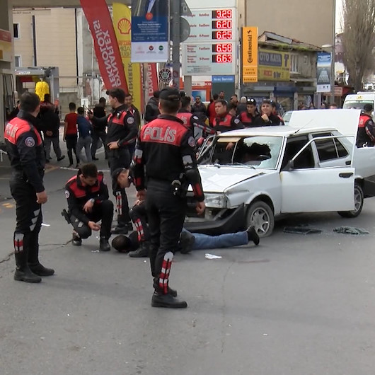 Beyoğlunda polisten kaçan şüpheli ortalığı birbirine kattı