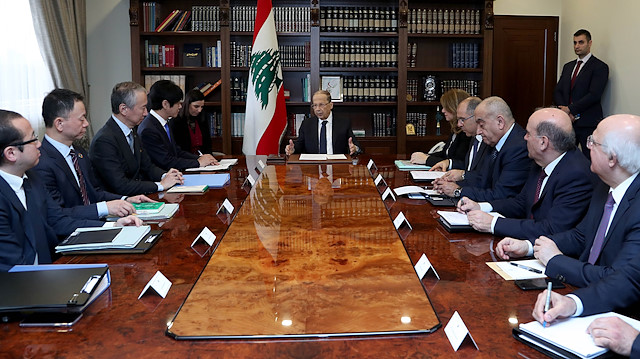 Lübnan'da başbakan ekonomik krizden dolayı istifa etmişti. 