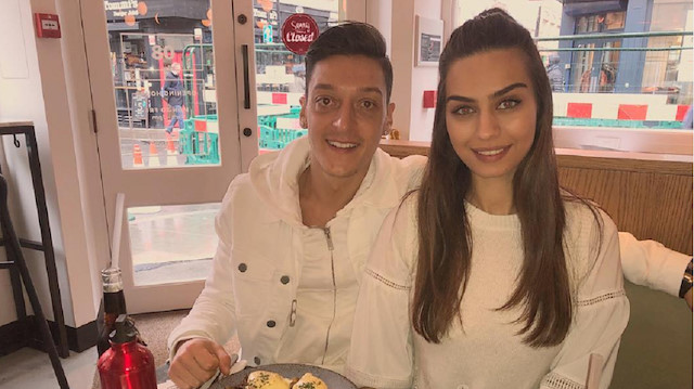 Mesut Özil ile eşi Amine Gülşe Özil. 