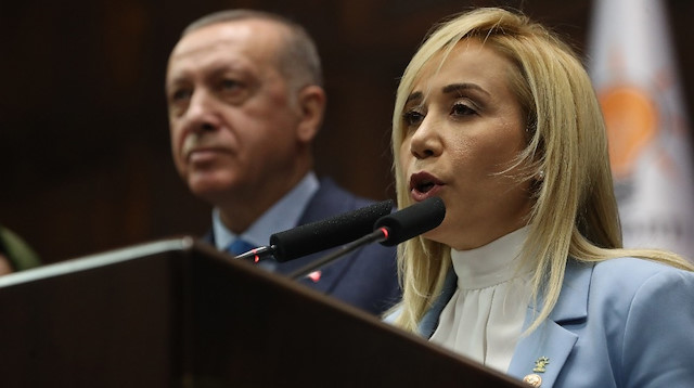 İYİ Parti'den istifa eden Antalya Milletvekili Tuba Vural Çokal, AK Parti'ye geçti. 