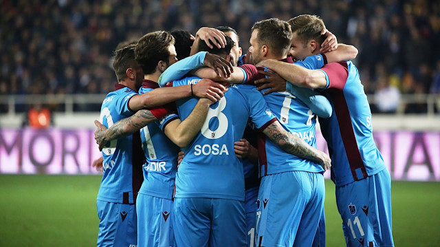 Trabzonspor, erteleme maçında Yeni Malatya'yı deplasmanda 3-1 mağlup etti.