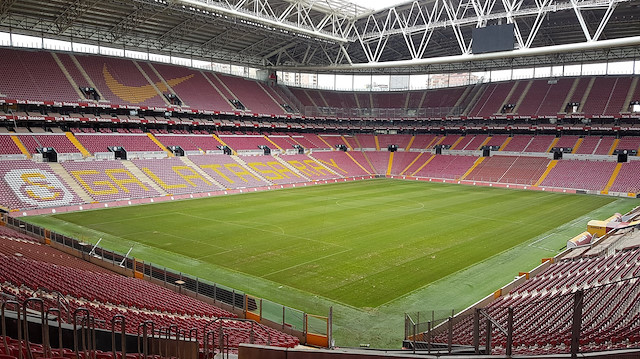Hafta sonu oynanacak Galatasaray-Beşiktaş derbisi seyircisiz oynanacak.