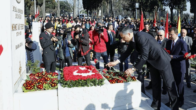 12 Mart İstiklal Marşı'nın Kabulü ve Mehmet Akif Ersoy'u Anma Günü dolayısıyla Yerlikaya, vatan şairimizin kabri başında andı.