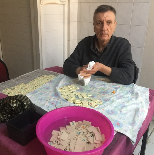 Manisalı kahveciden koronavirüse karşı önlem