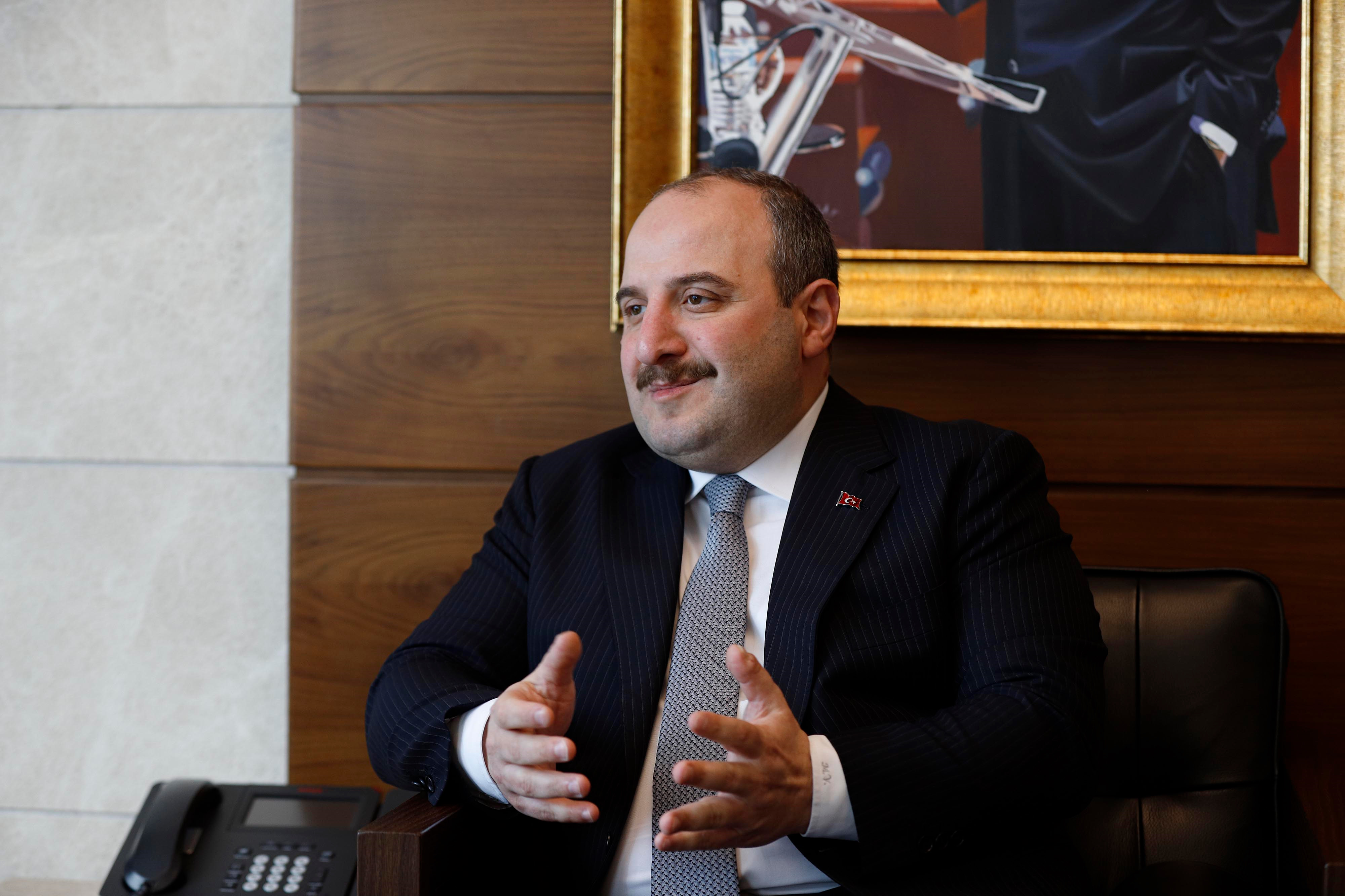 Bakan Varank, Abdullah Gül'ün Taksim için Cumhurbaşkanı Erdoğan'ı aramasıyla ilgili
