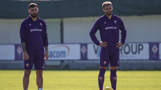 Fiorentinalı futbolcular Cutrone ve Pezzella 