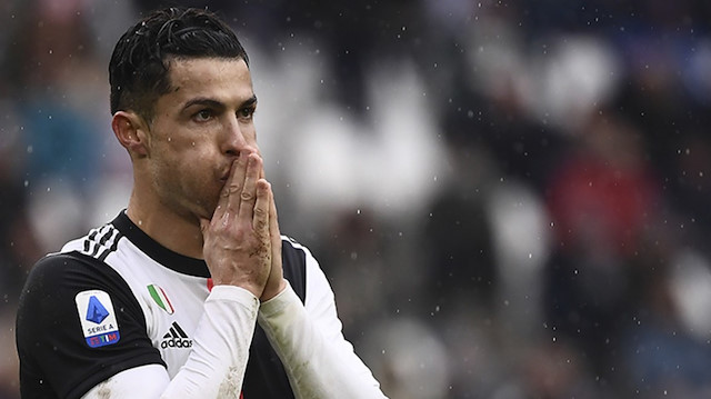 Portekiz'de bulunan Ronaldo,  kendisini kişisel karantinaya aldı.