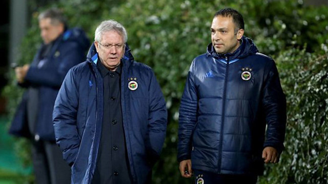 Hasan Çetinkaya, Aziz Yıldırım döneminde idari menajer olarak Fenerbahçe'de görev yapmıştı.