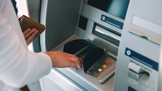 En riskli alanlardan biri: Koronavirüse karşı ATM uyarısı