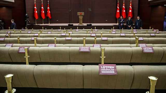 Cumhurbaşkanlığı Çankaya Köşkü’nde yapılan Koronavirüsle Mücadele Eşgüdüm Toplantısına başkanlık eden Cumhurbaşkanı Recep Tayyip Erdoğan, toplantı sonrası halka hitap edecek.
