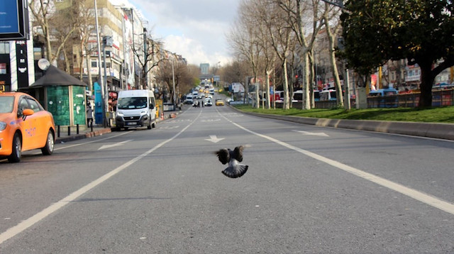 İstanbul'da 'koronavirüs' etkisi: Yollar ve duraklar boşaldı