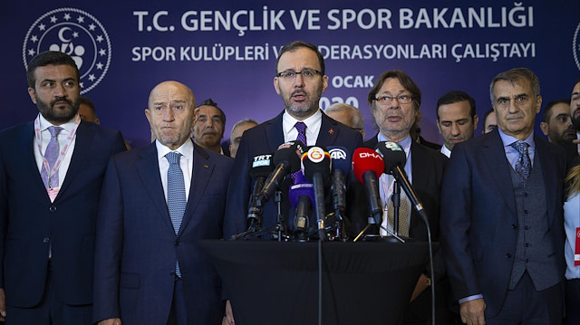 Bakan Kasapoğlu, federasyon başkanları ile bir araya geldi.