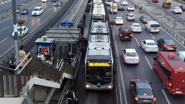 İstanbul'da toplu taşıma seferleri azaltılacak. 