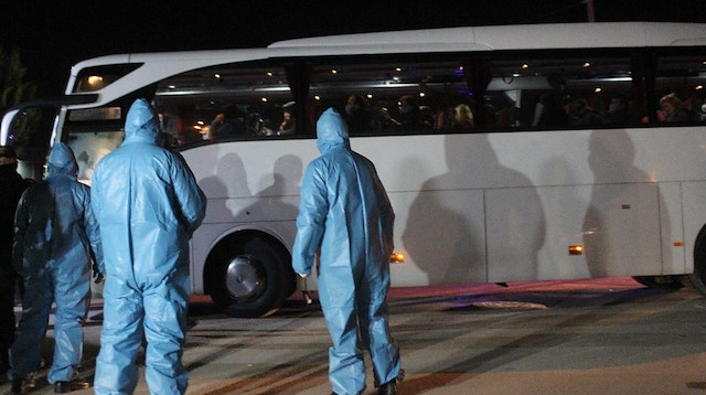 Karantinaya alınan kişileri taşıyan otobüs