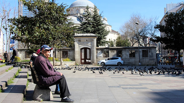 İçişleri Bakanlığı duyurdu: 65 yaş ve üstü olanların sokağa çıkmaları yasaklandı