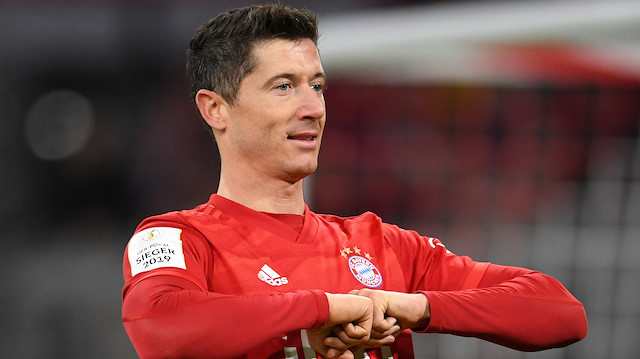 Lewandowski bu sezon Bayern Münih formasıyla çıktığı 33 maçta 39 gol atma başarısı gösterdi.