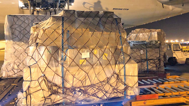 Şangay kentinden alınan 50 bin hızlı tanı kitini taşıyan Turkish Cargo’ya ait kargo uçağı önceki gün sabaha karşı 4.00’te Atatürk Havalimanı’na indi.
