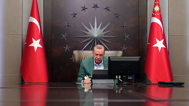 Cumhurbaşkanı Erdoğan'dan 'Okulların tatili uzayacak mı?' sorusuna yanıt