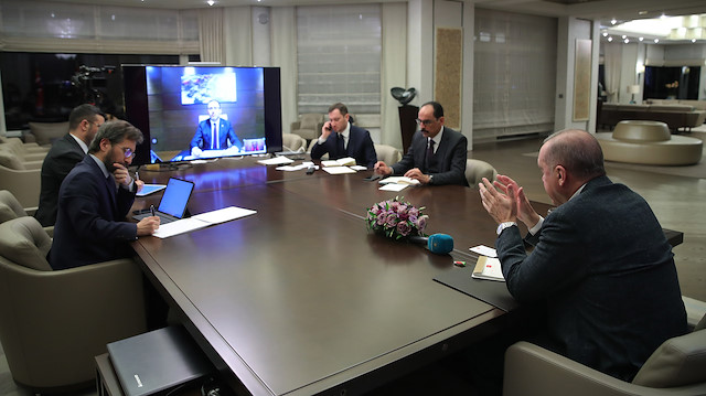 Cumhurbaşkanı Recep Tayyip Erdoğan bakanlarla video konferans ile görüştü.