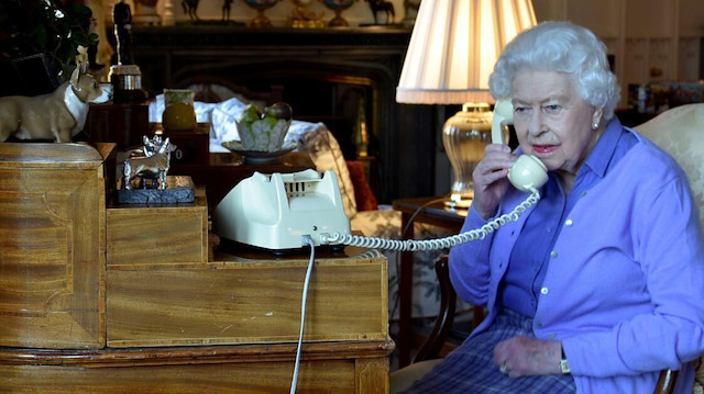  Buckingham Sarayı, Kraliçe'nin sağlık durumunun iyi olduğunu açıkladı. 