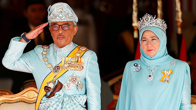 Malezya Kralı ve Kraliçesi karantinaya alındı.
