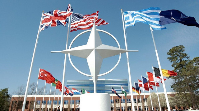 NATO üyeleri ülkelerin bayrakları.