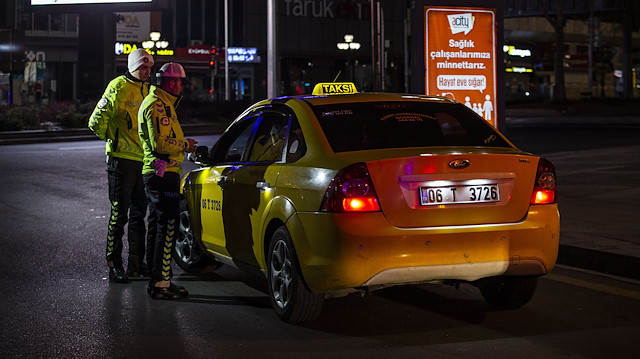 Plaka sınırlama uygulamasını ihlal eden taksiciye ceza kesildi.