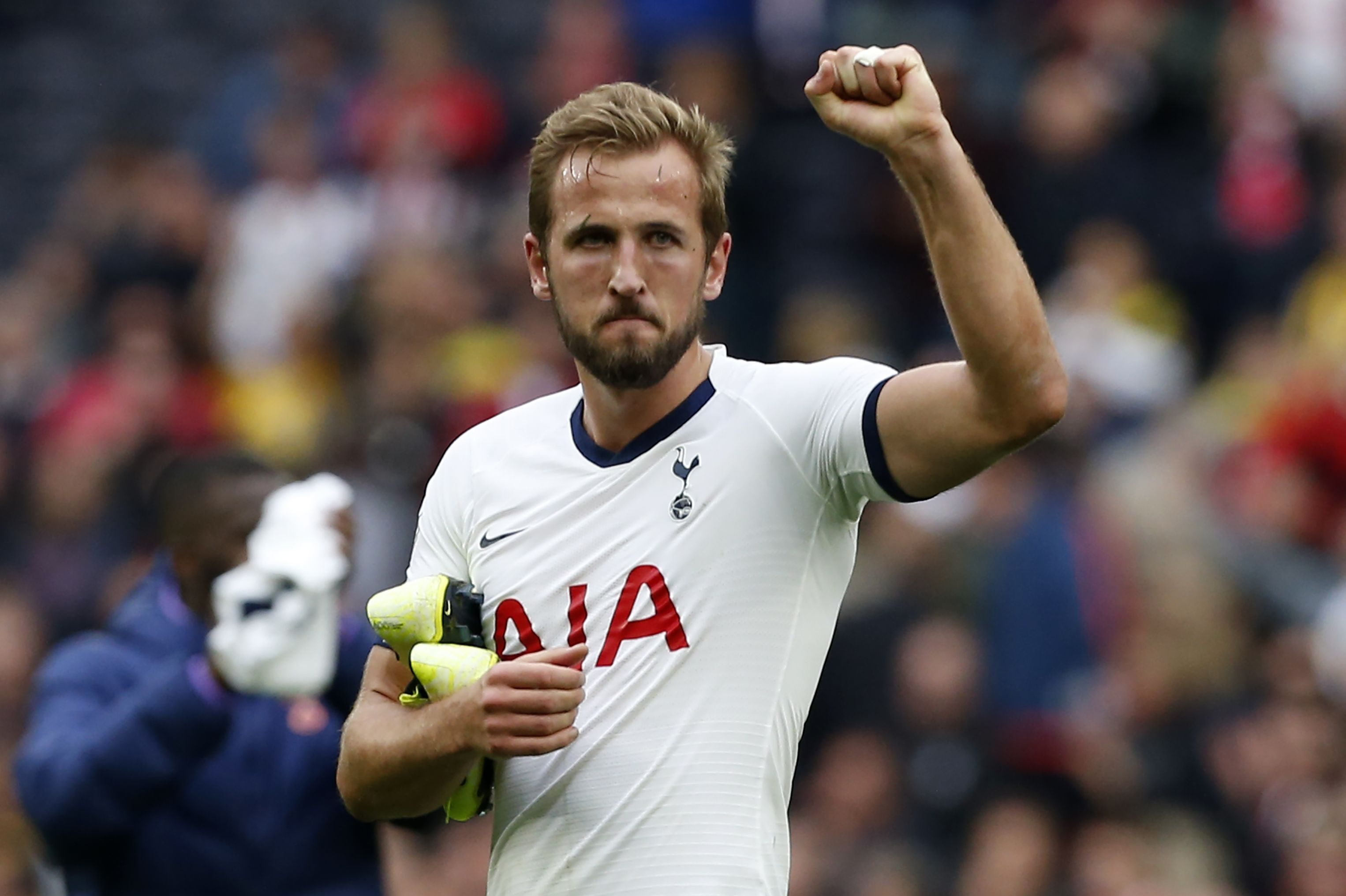 Futbola Tottenham altyapısında başlayan Kane, İngiliz ekibiyle çıktığı 278 maçta 181 gol atma başarısı gösterdi.