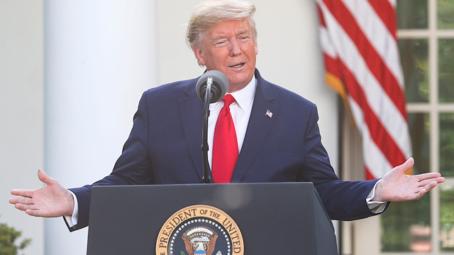 U.S. President Donald Trump addresses the daily coronavirus response briefing in the Rose Garden at the White House in Washington, U.S., March 30, 2020. REUTERS/Tom Brenner

