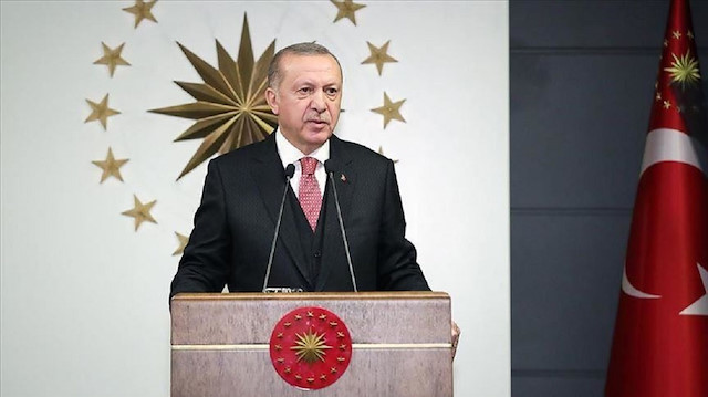 ​

الرئيس أردوغان يتبرع براتب 7 أشهر لـ"حملة كورونا"
