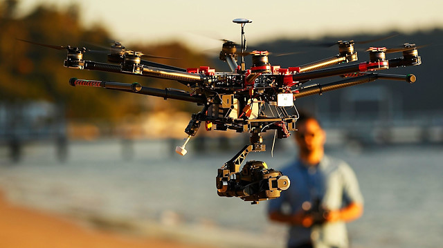 Sosyal mesafe drone'larla sağlanacak. 