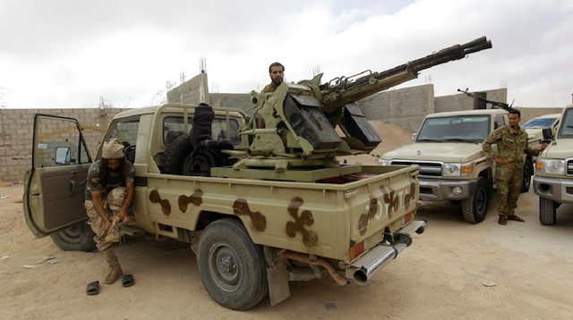 غارة لقوات الحكومة الليبية على تجمع مليشيات حفتر بقاعدة "الوطية"