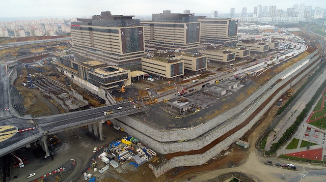 İBB'nin yapmadığı yolları Ulaştırma Bakanlığı yapacak: Başakşehir Şehir Hastanesinin açılışı Mayıs'ta