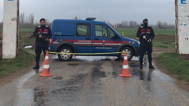 Beyşehir'in yaklaşık 1500 nüfusu olan, eskiden köy statüsündeki Esence Mahallesi'nde, başka kentte yaşayıp, yerleşim yerine dönen kişinin 'Kovid-19' test sonuçları pozitif çıktı.