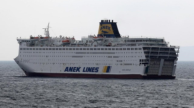 Türk yolcuların da bulunduğu Yunan yolcu gemisi karantinaya alındı