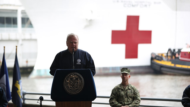 ABD yönetimi geçen haftalarda orduya bağlı Comfort Hastane Gemisi'ni New York'a, Mercy Hastane Gemisi'ni ise Seattle'a göndermişti.


