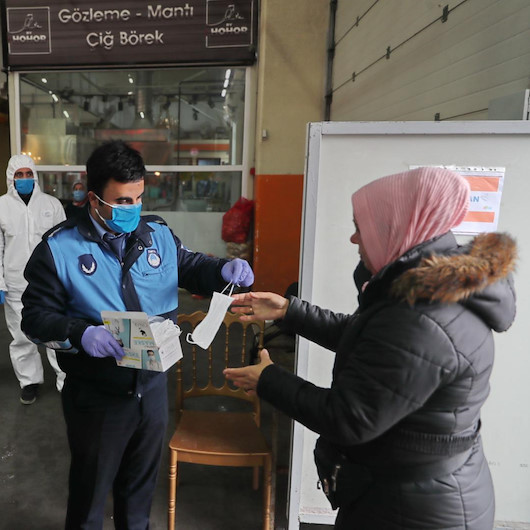 Başakşehirde ücretsiz maske dağıtımı başladı