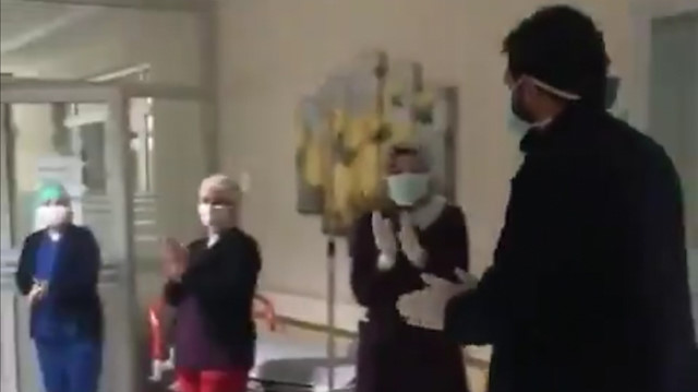 Malatya'da Ömer K. koronavirüs tedavisinden sonra alkışlarla taburcu edildi