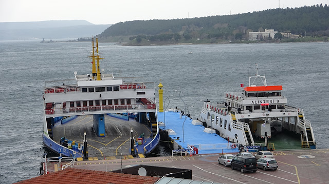 Poyraz fırtınası nedeniyle Çanakkale-Kilitbahir hattı arasında bazı feribot seferlerinin iptal edildi